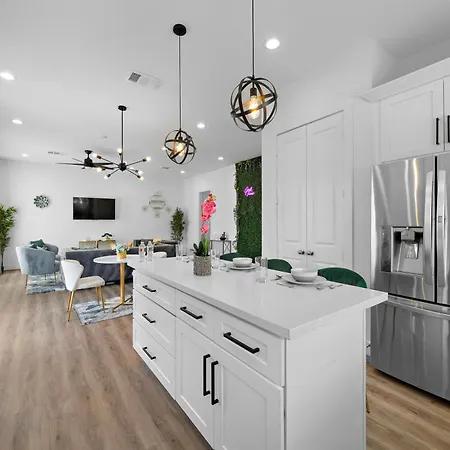 Luxury Home Near Med Center, Uptown & Downtown Houston Exterior photo